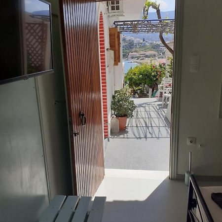 Green Sea View Poros Town Exterior photo